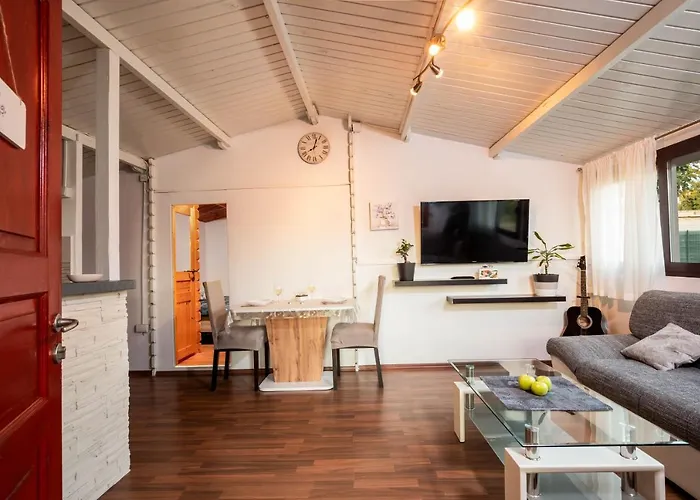 Funny House 度假居 普拉